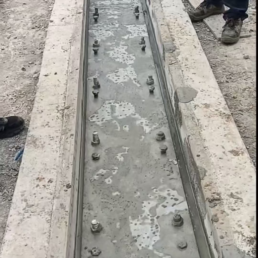 陆河港口码头起重机龙门吊重型机械设备稳固用早强快凝轨道胶泥